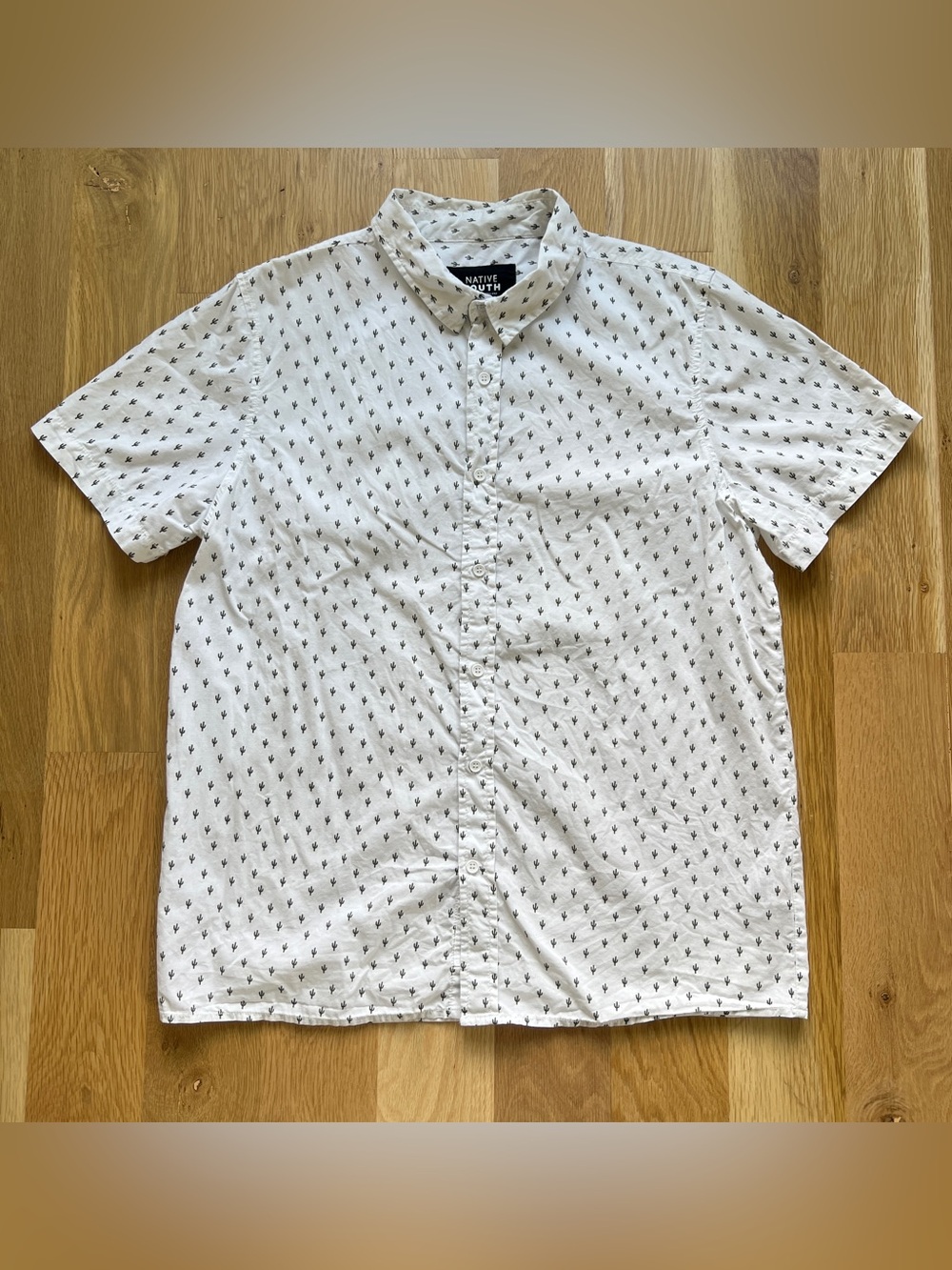 NATIVE YOUTH White Short-Sleeve Button-Down Shirt with Micro Cactus Print - XL